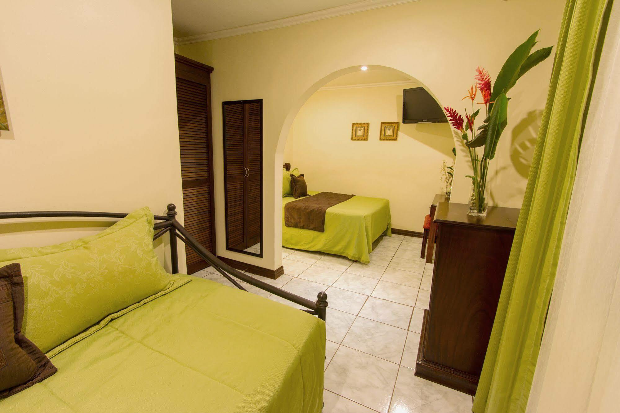 אורוטינה Hotel Iguana Verde מראה חיצוני תמונה